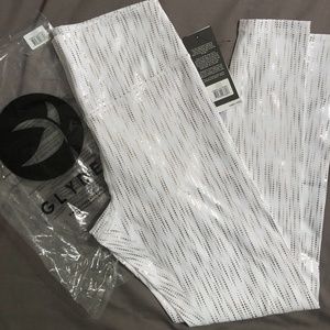 NWT Glyder Sultry Legging Print: White/Gold - Sz L